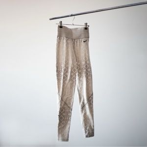 Nike leggings